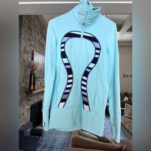 Lululemon size 8 zip up